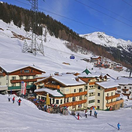 Hotel Garni - Restaurant Kaminstube Санкт-Антон-ам-Арльберг Екстер'єр фото