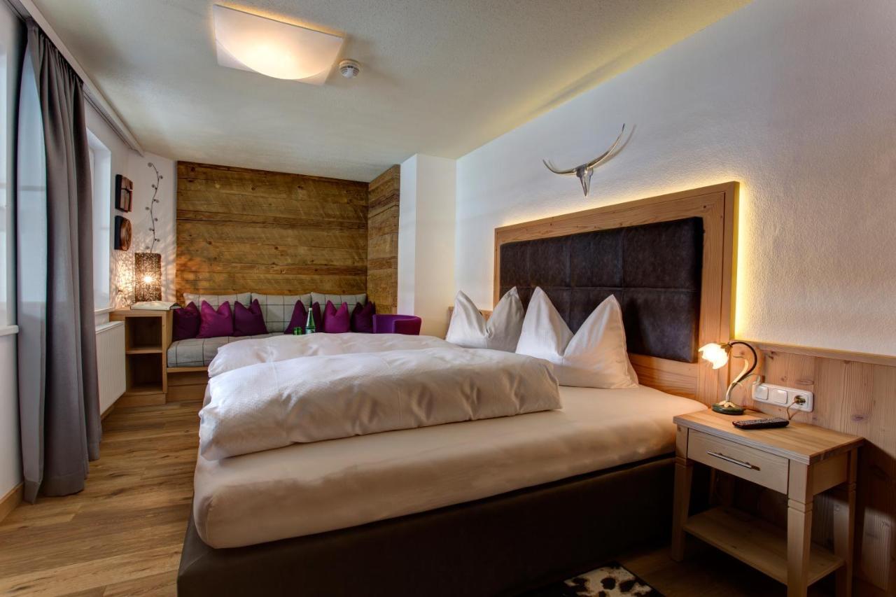 Hotel Garni - Restaurant Kaminstube Санкт-Антон-ам-Арльберг Екстер'єр фото
