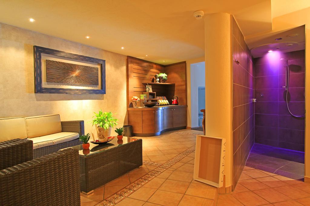 Hotel Garni - Restaurant Kaminstube Санкт-Антон-ам-Арльберг Екстер'єр фото