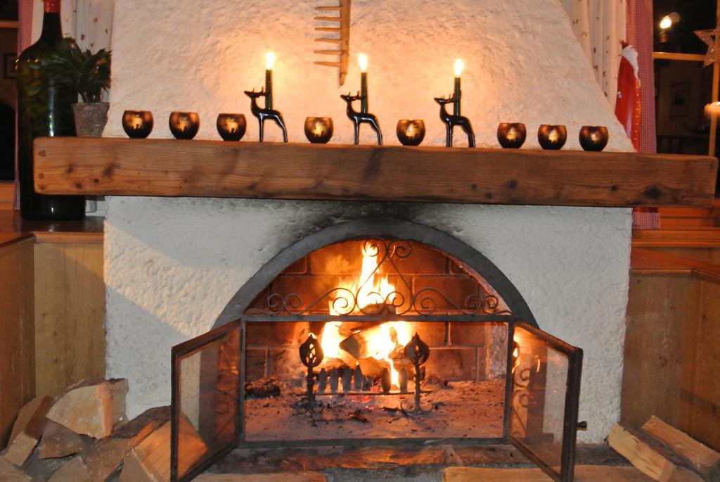 Hotel Garni - Restaurant Kaminstube Санкт-Антон-ам-Арльберг Екстер'єр фото